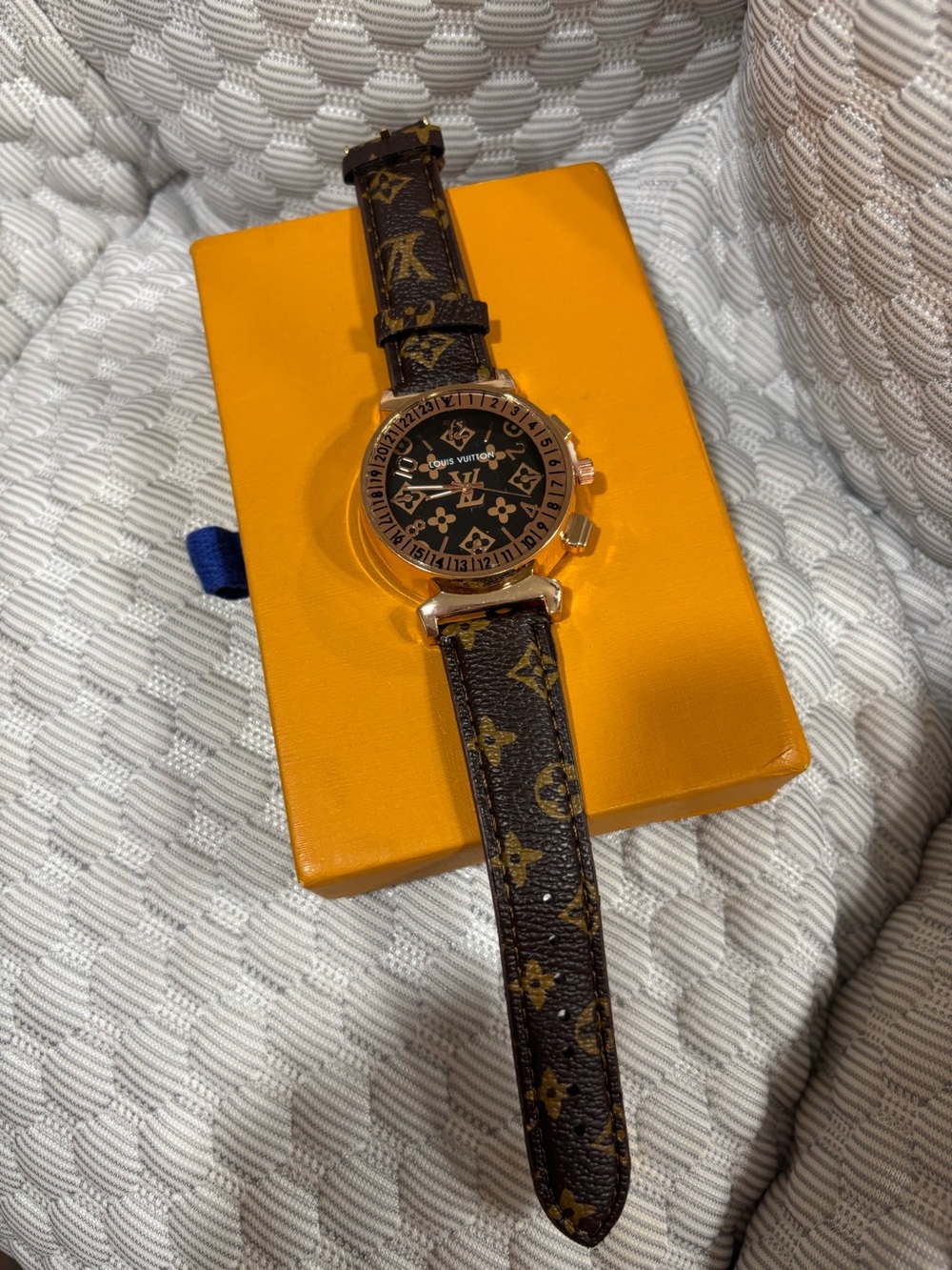 LV watch